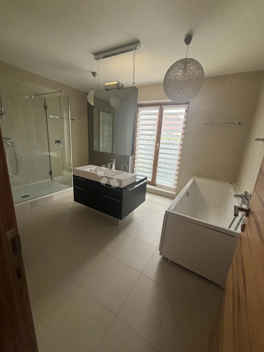 Hiša Lug Samoborski, Samobor - Okolica, 339,40m2