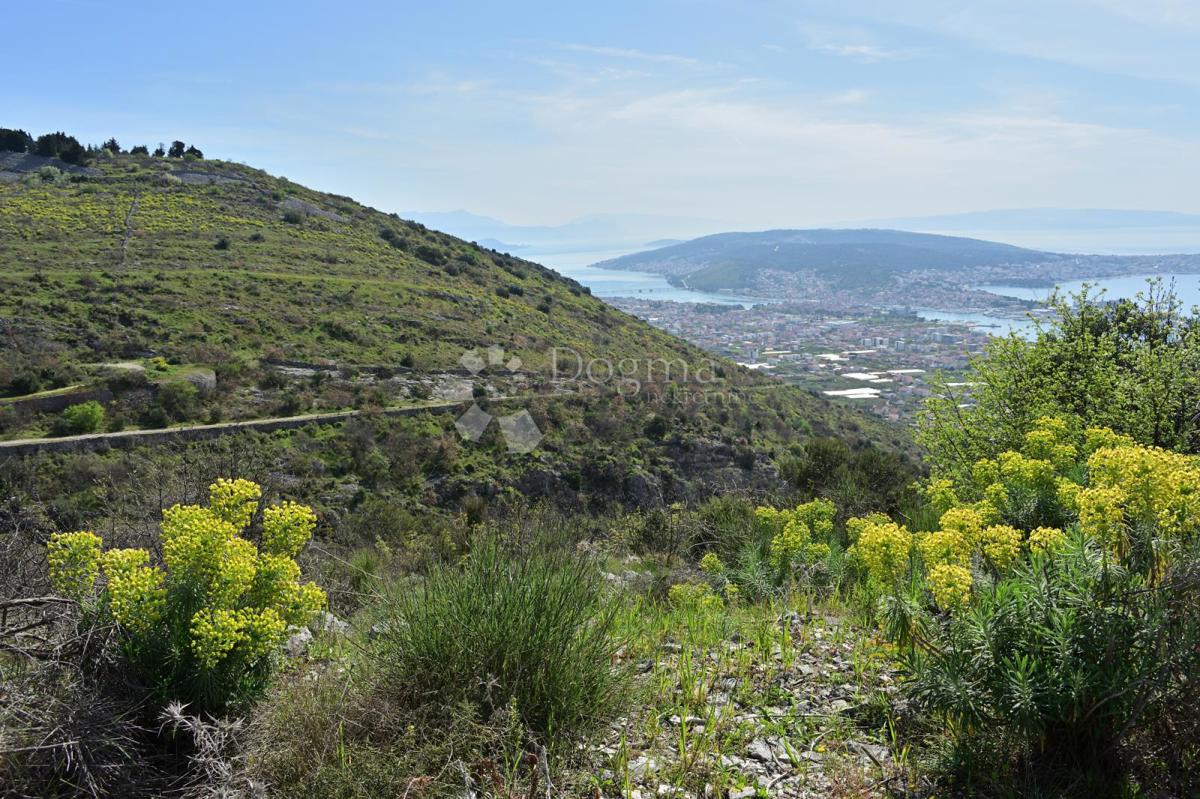 Zemljišče Seget Gornji, Seget, 13.512m2