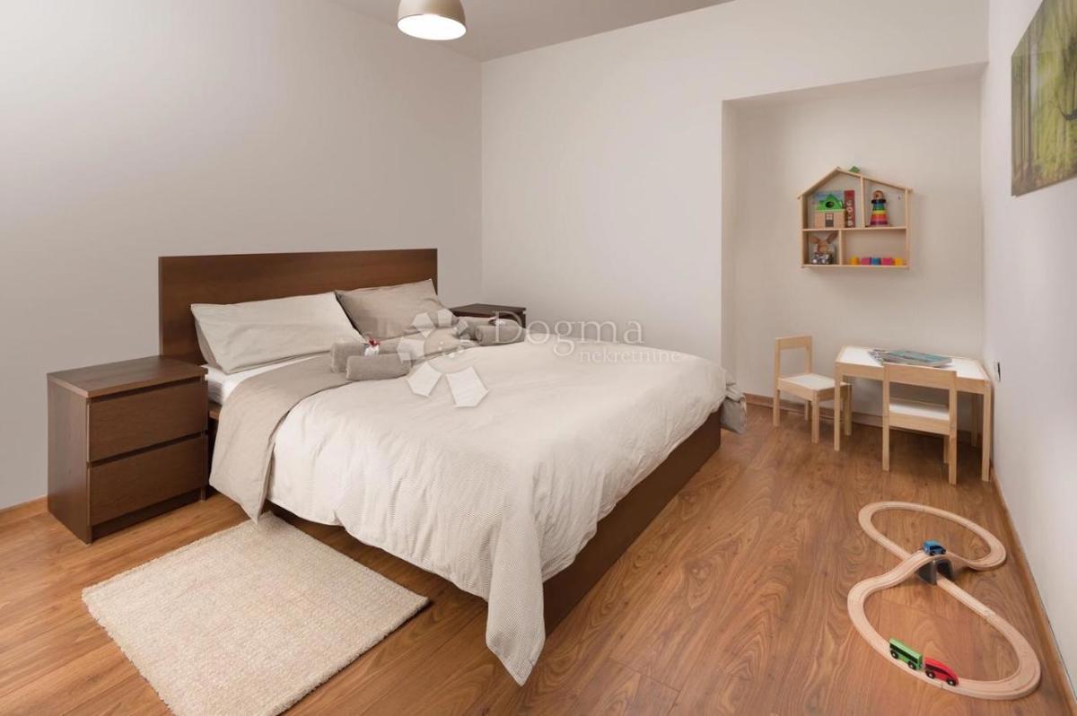 Stanovanje Centar, Pula, 52,77m2