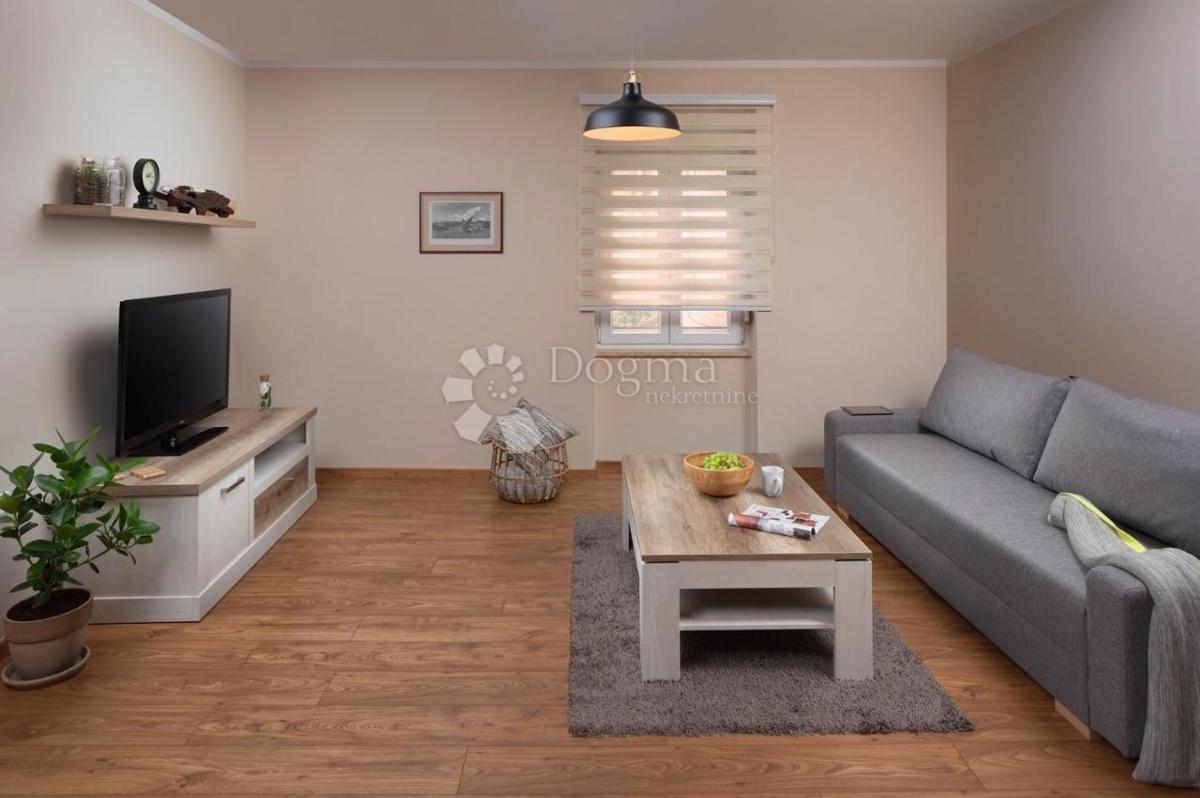 Stanovanje Centar, Pula, 52,77m2
