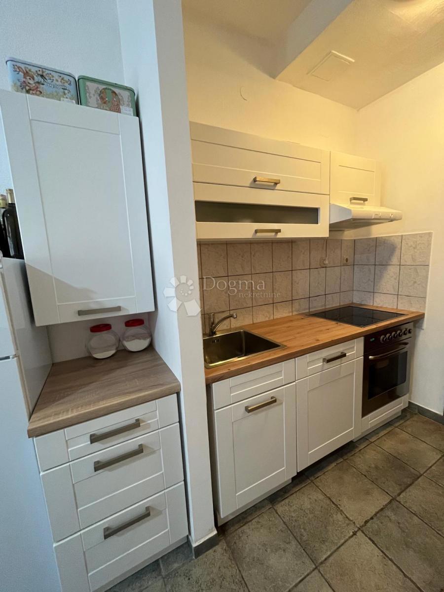 Apartma Okrug Gornji, Okrug, 36,50m2