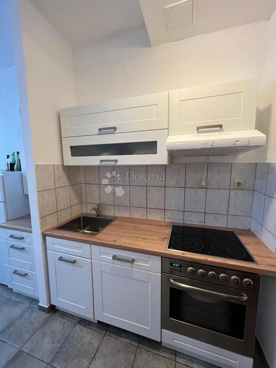 Apartma Okrug Gornji, Okrug, 36,50m2