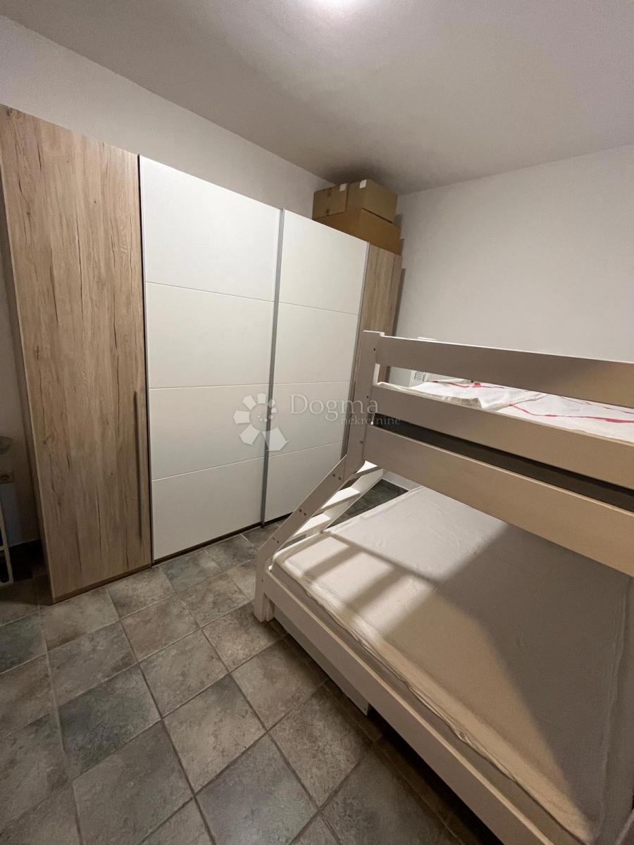 Apartma Okrug Gornji, Okrug, 36,50m2