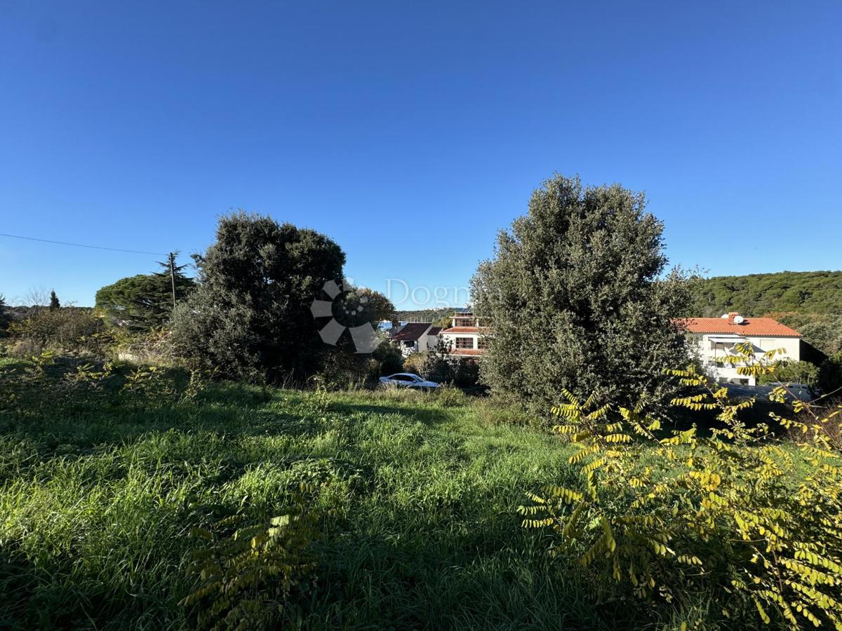 Zemljišče Banjole, Medulin, 1.960m2