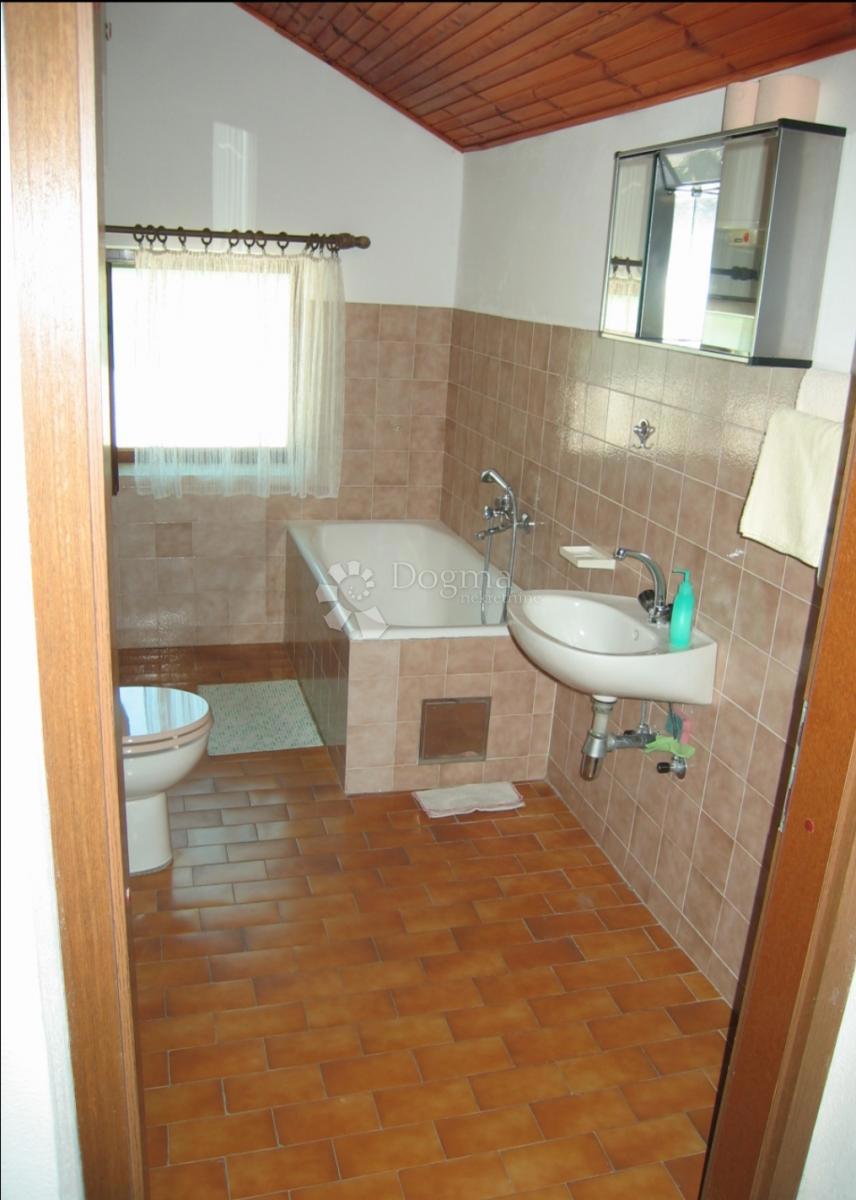 Hiša Okrug Gornji, Okrug, 400m2
