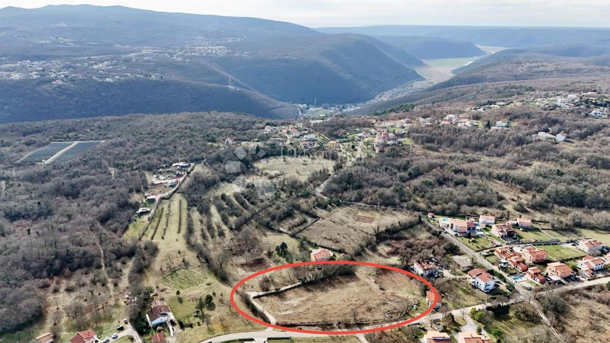 Zazidljivo zemljišče Labin, 1.260m2
