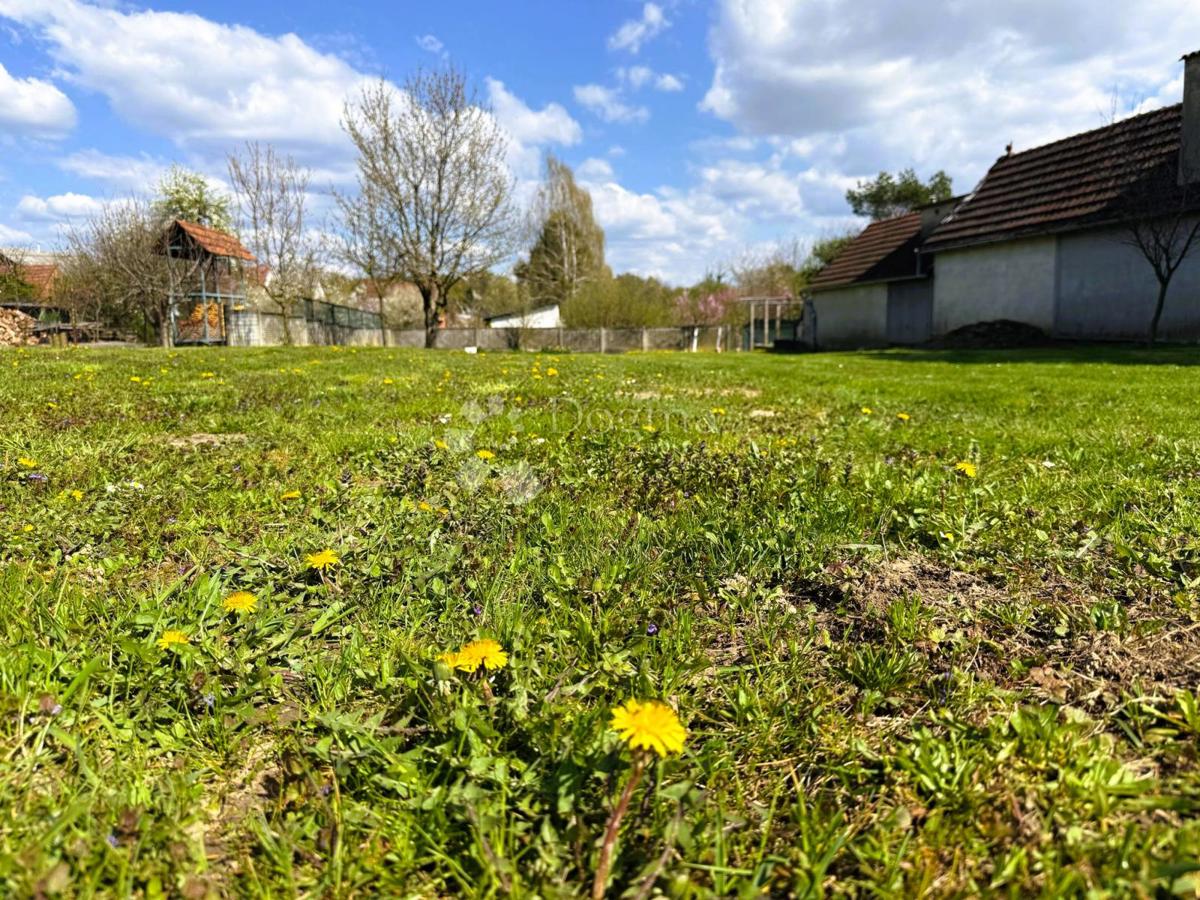 Zazidljivo zemljišče Knezovec, Šenkovec, 705m2