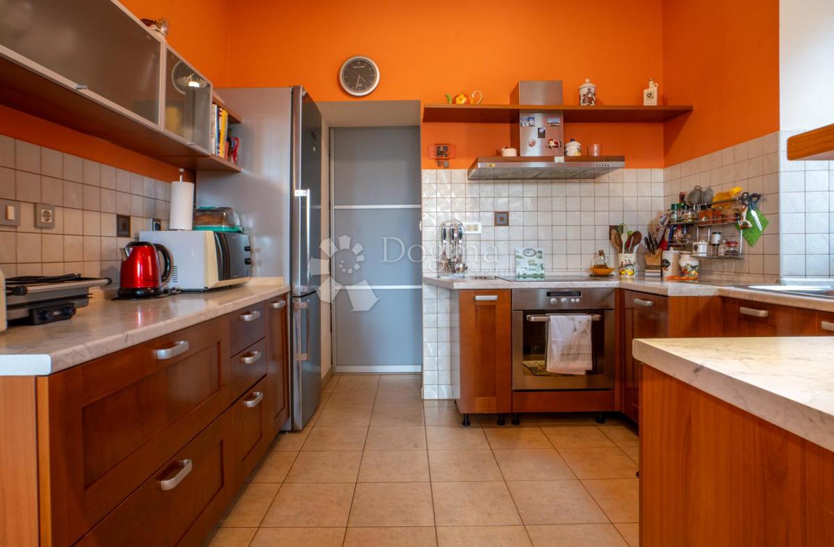 Hiša Kostrena Sveta Lucija, Kostrena, 170m2