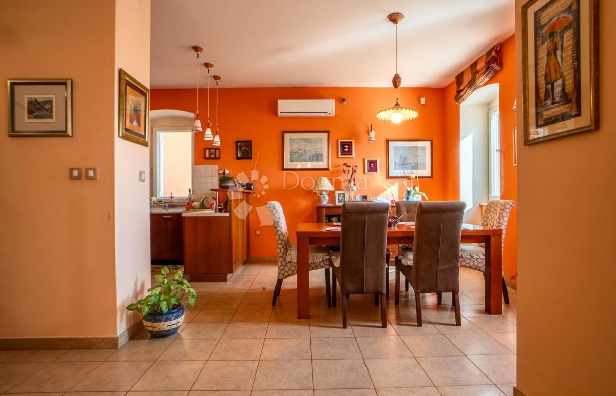 Hiša Kostrena Sveta Lucija, Kostrena, 170m2