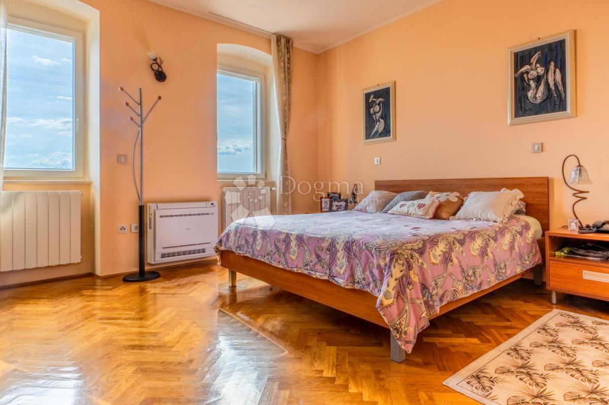 Hiša Kostrena Sveta Lucija, Kostrena, 170m2