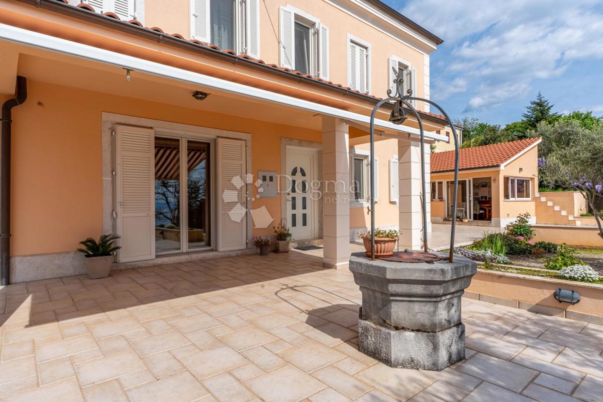 Hiša Kostrena Sveta Lucija, Kostrena, 170m2