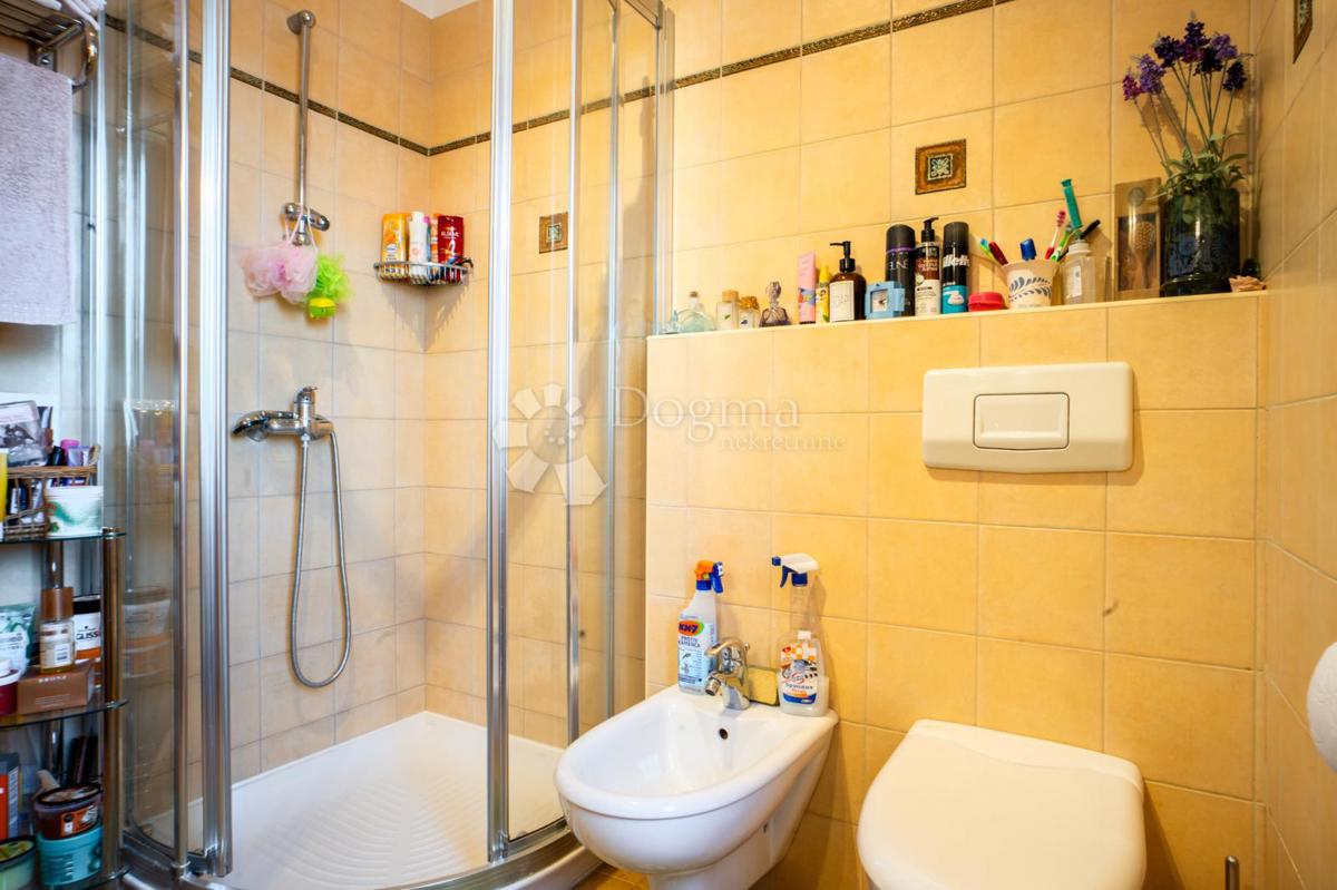 Hiša Kostrena Sveta Lucija, Kostrena, 170m2