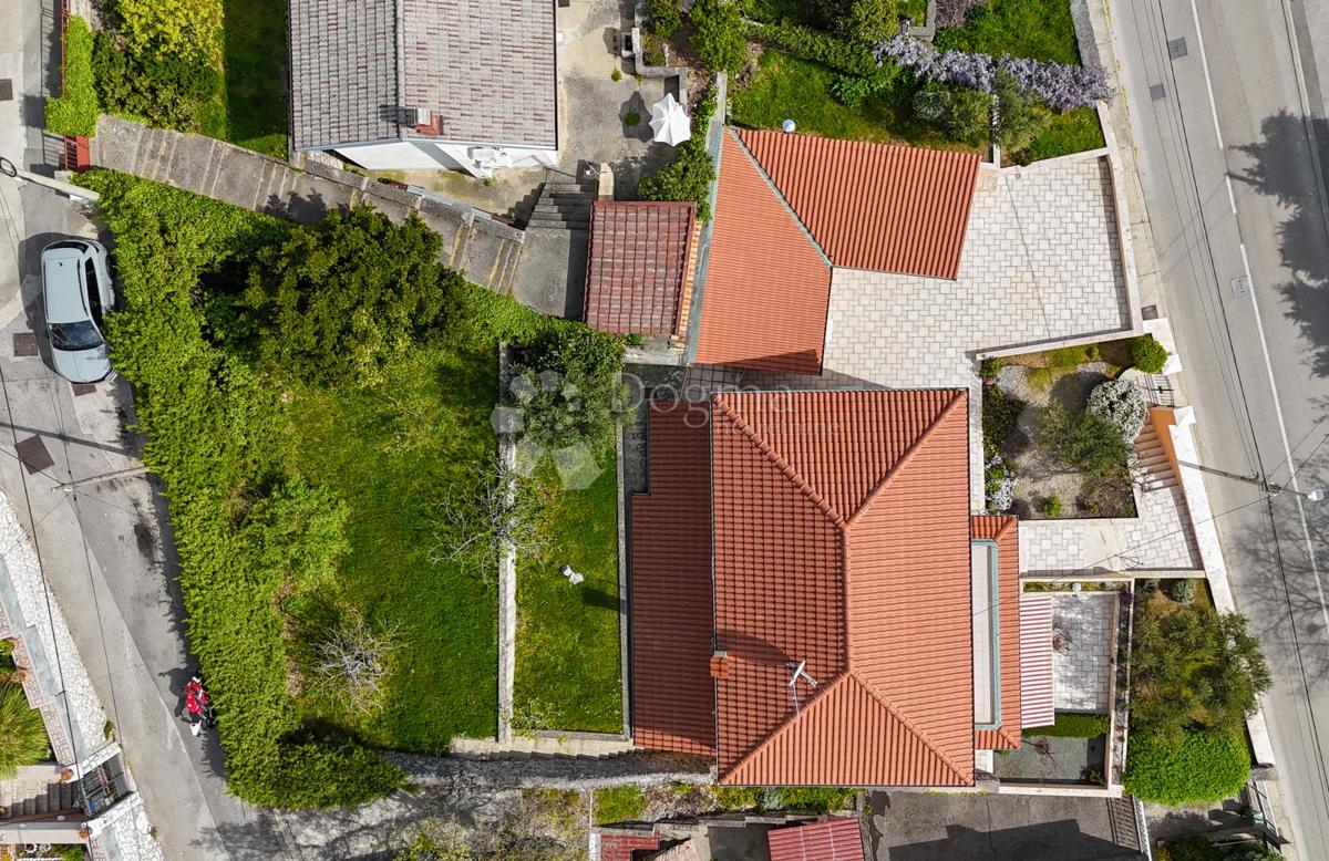 Hiša Kostrena Sveta Lucija, Kostrena, 170m2
