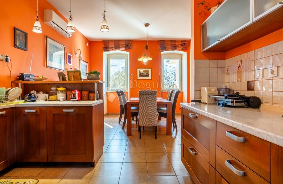 Hiša Kostrena Sveta Lucija, Kostrena, 170m2