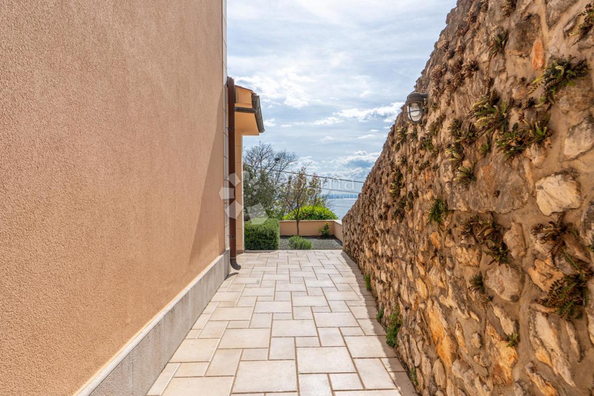 Hiša Kostrena Sveta Lucija, Kostrena, 170m2