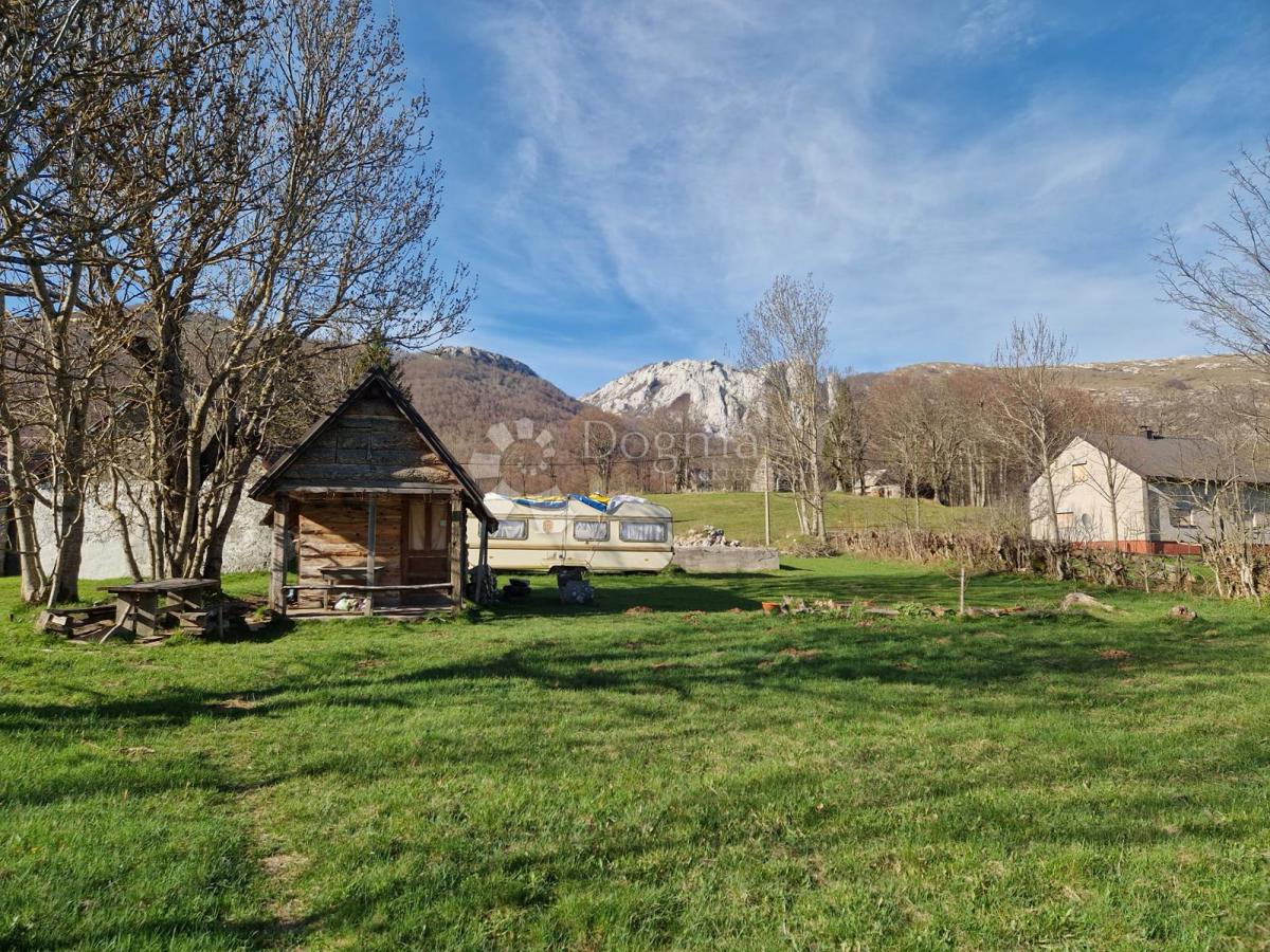 Zazidljivo zemljišče Baške Oštarije, Karlobag, 600m2
