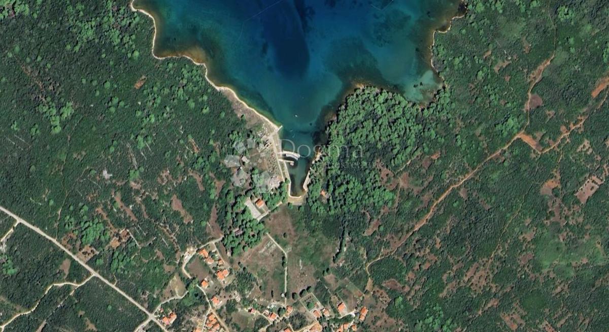 Zazidljivo zemljišče Molat, Zadar - Okolica, 990m2