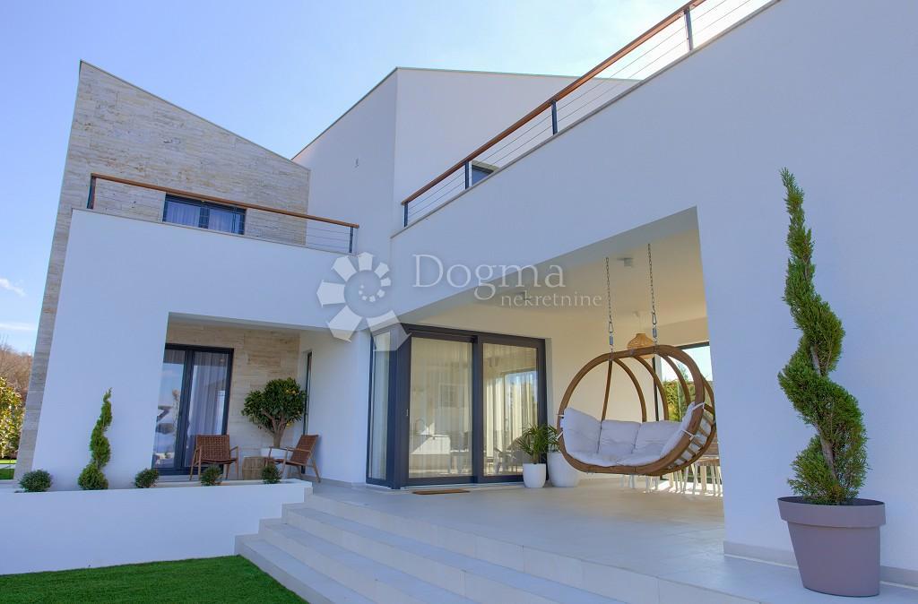 Hiša Žgombići, Malinska-Dubašnica, 390m2