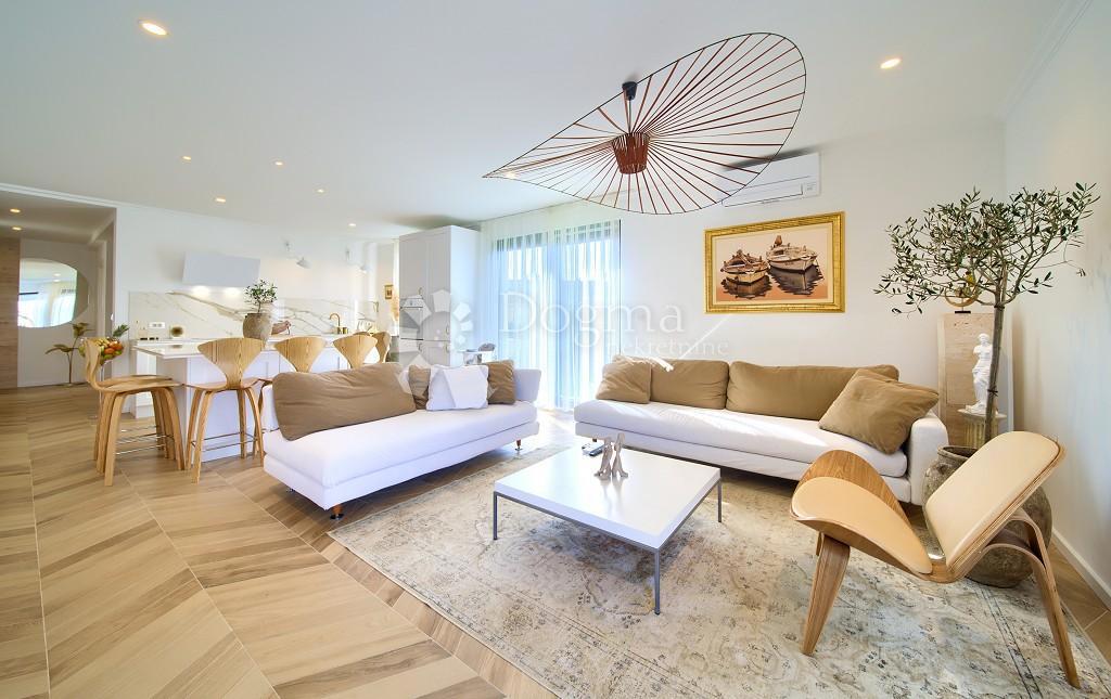 Hiša Žgombići, Malinska-Dubašnica, 390m2