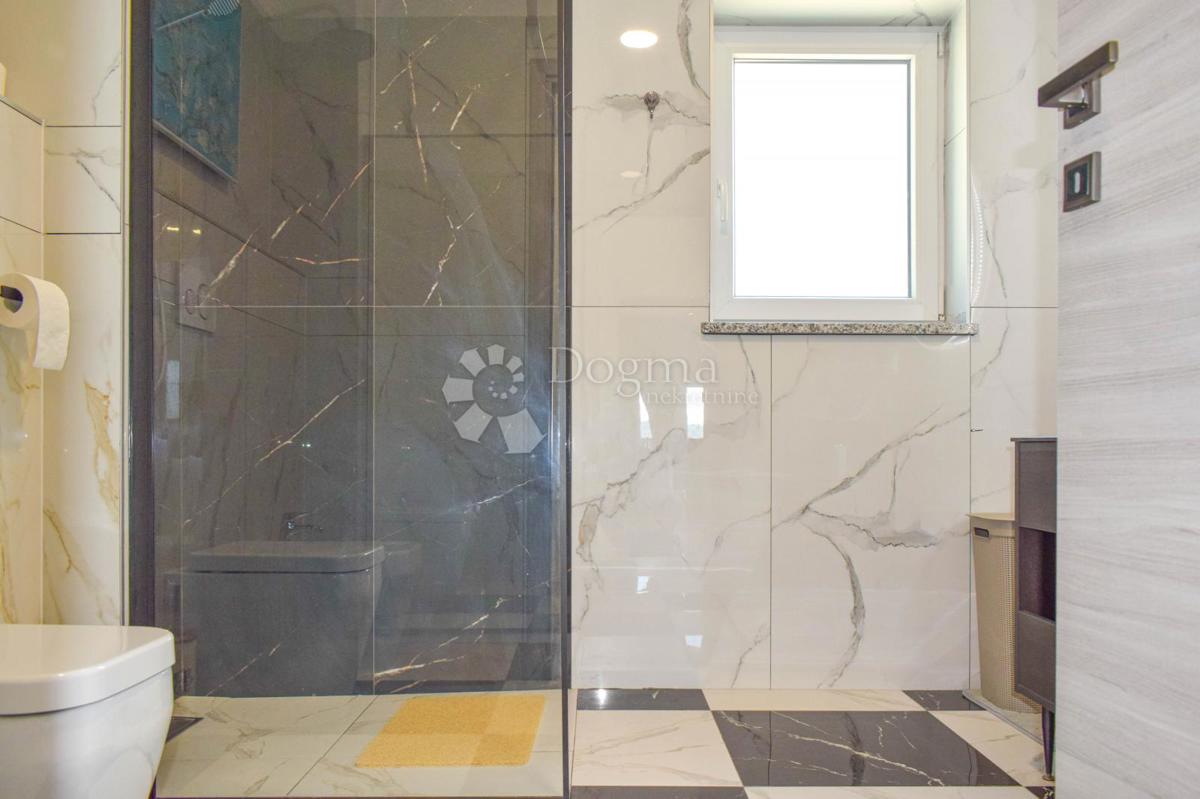 Hiša Buzet, 150m2