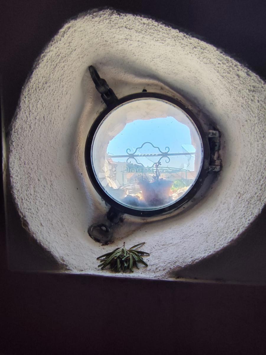Hiša Prvić Šepurine, Vodice, 90m2