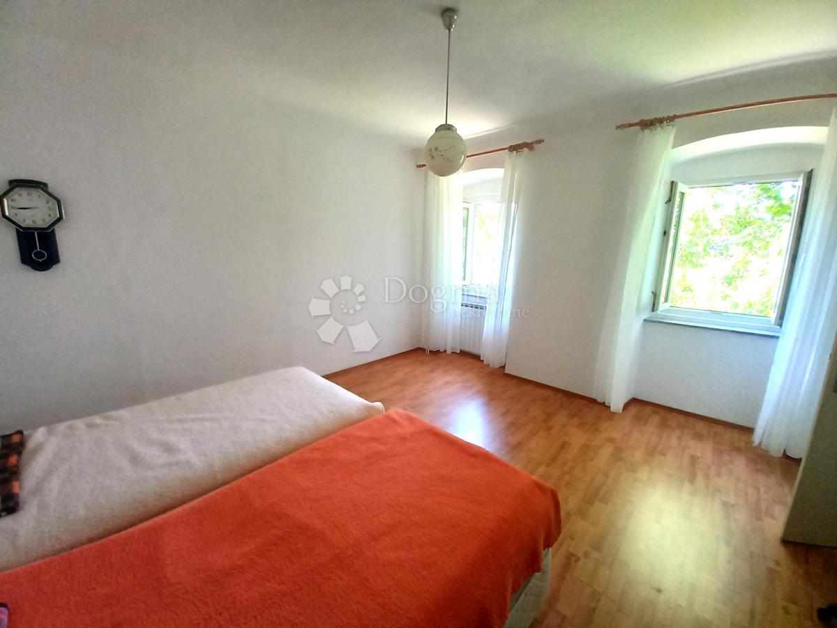 Reka, Kapitanovo, majhno stanovanje s teraso