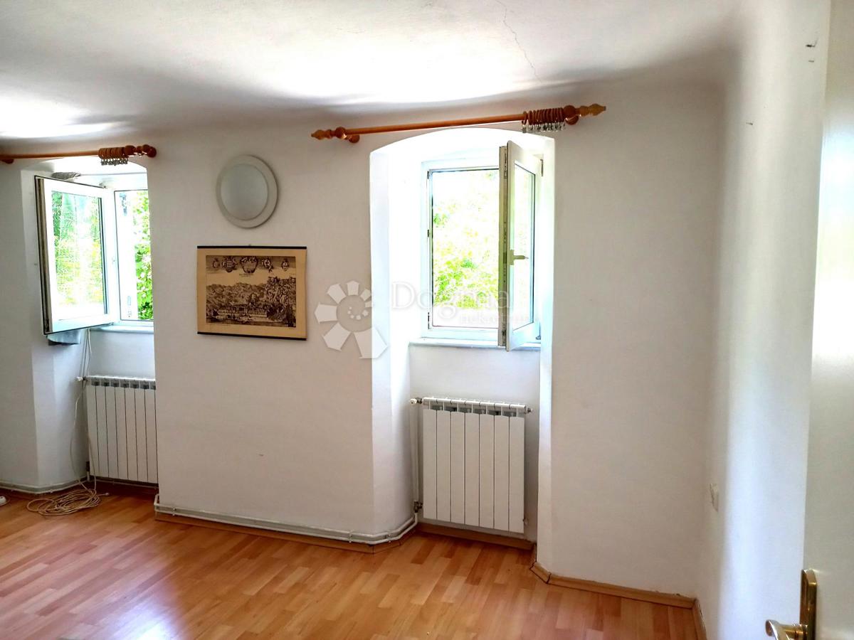 Reka, Kapitanovo, majhno stanovanje s teraso