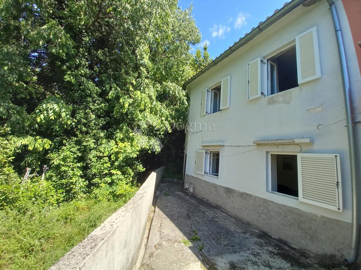 Reka, Kapitanovo, majhno stanovanje s teraso