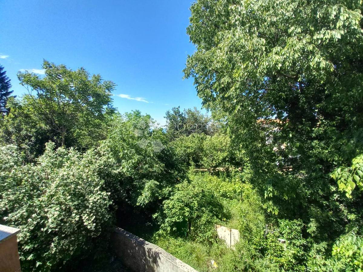 Reka, Kapitanovo, majhno stanovanje s teraso