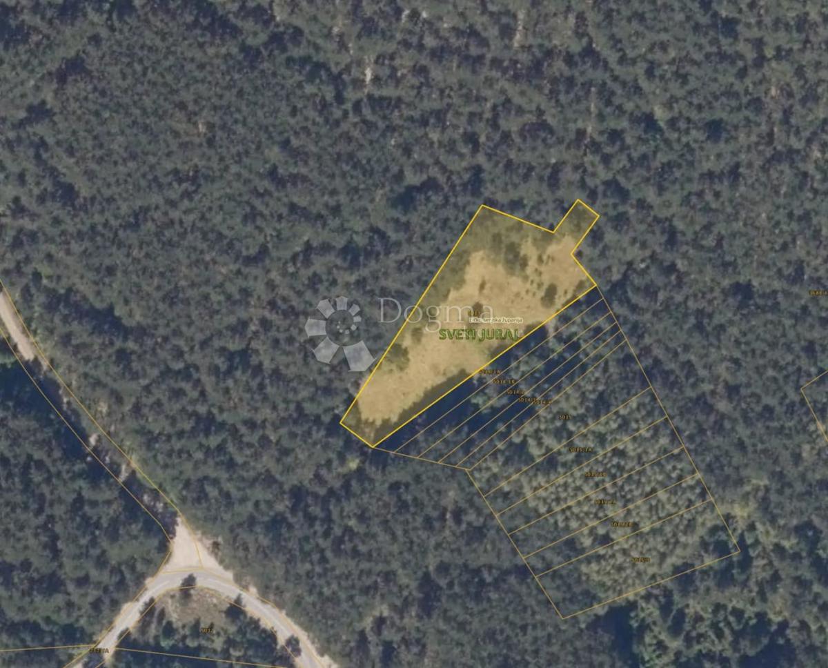 GRADBENO ZEMLJIŠČE - MED MORJEM IN NARODNIM PARKOM VELEBIT