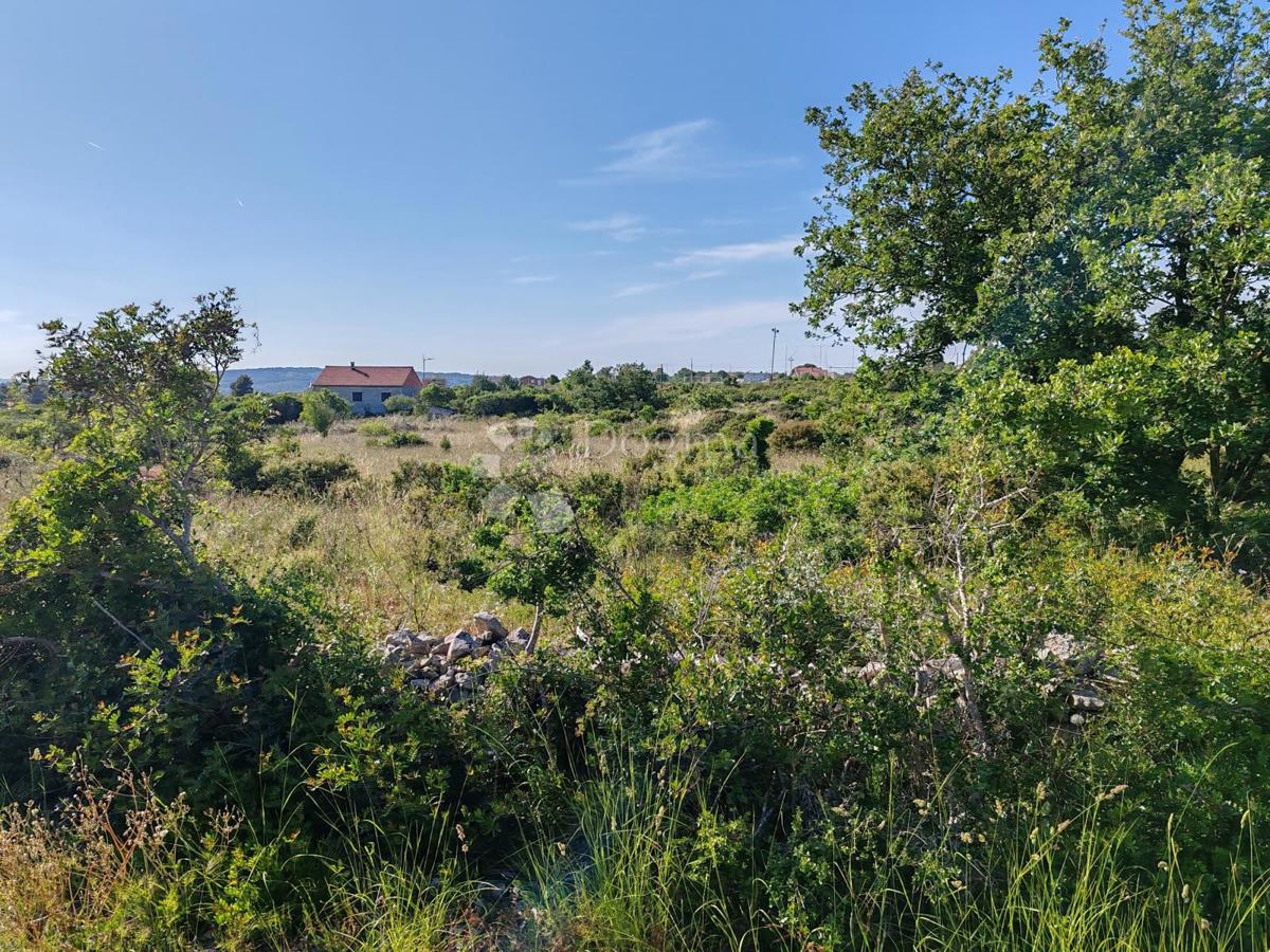 Zazidljivo zemljišče Debeljak, Sukošan, 7.992m2