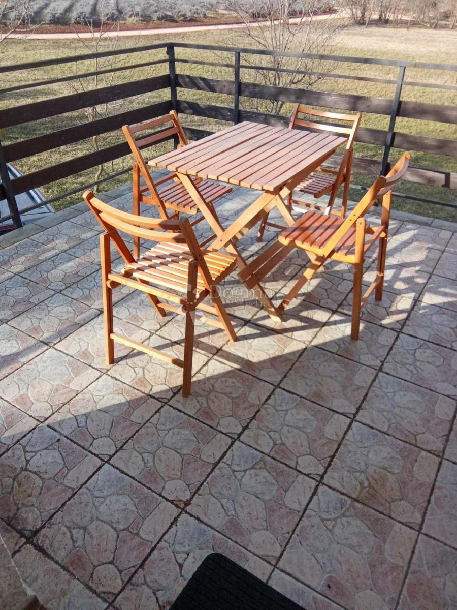 Hiša s prostorno gradbeno parcelo – Pazin