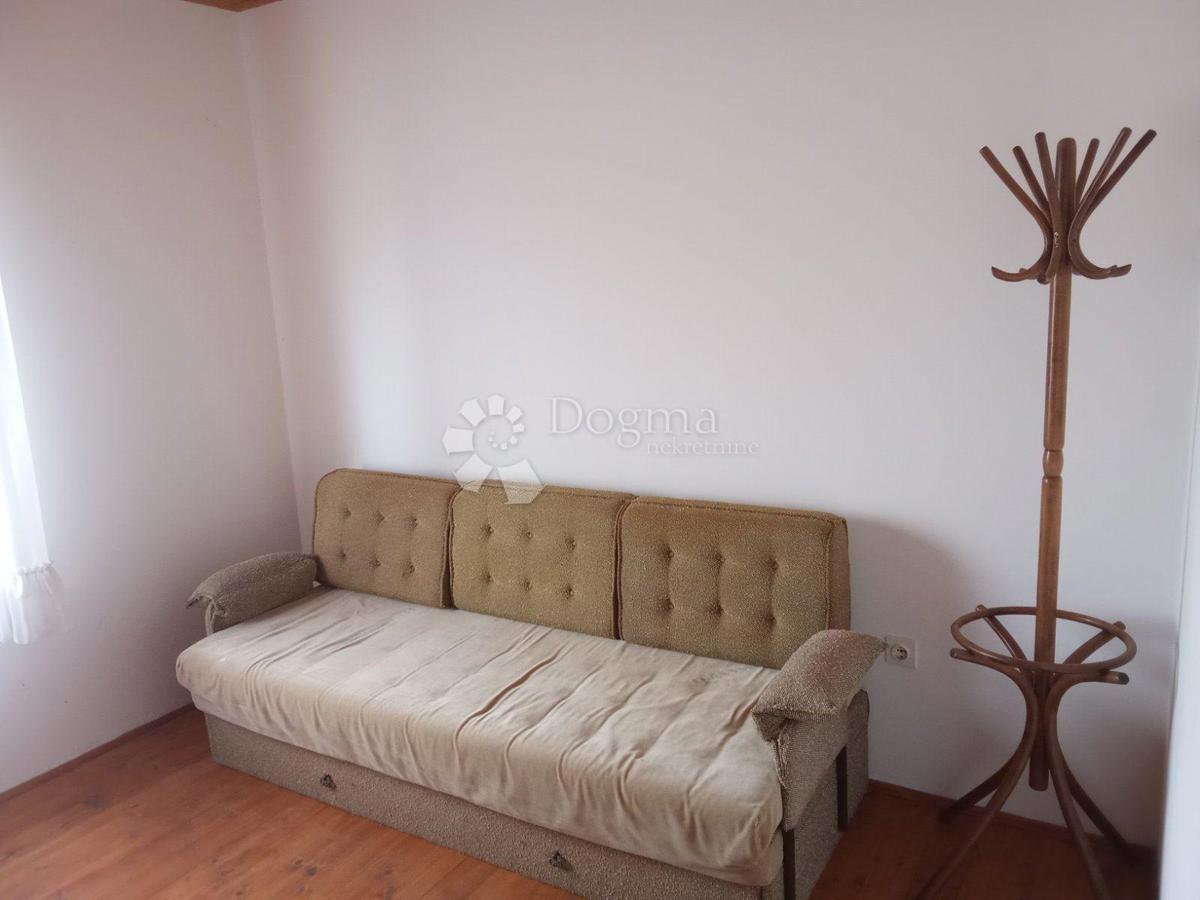 Hiša s prostorno gradbeno parcelo – Pazin