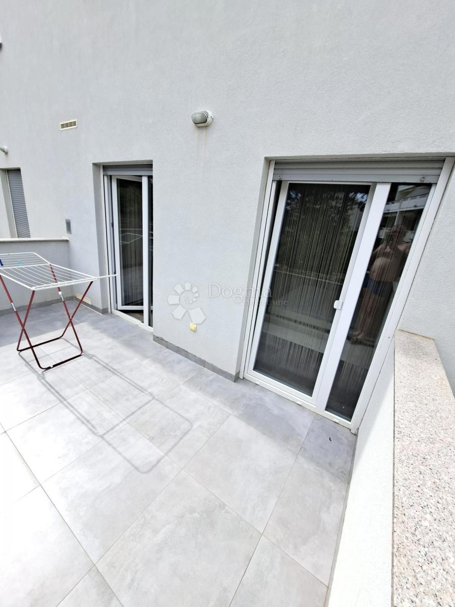 Stanovanje Novalja, 70m2