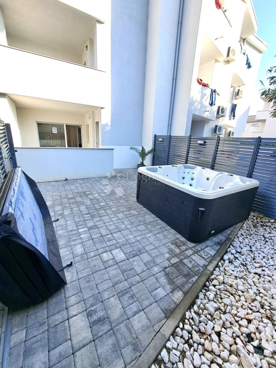 Stanovanje Novalja, 70m2