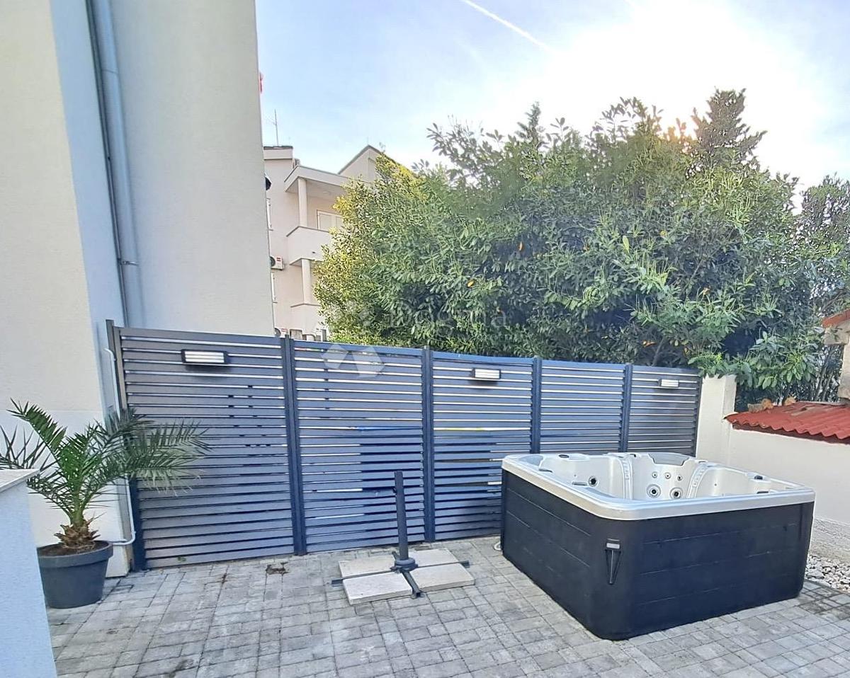 Stanovanje Novalja, 70m2