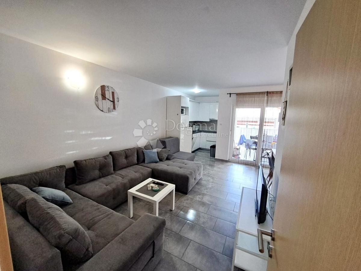 Stanovanje Novalja, 70m2