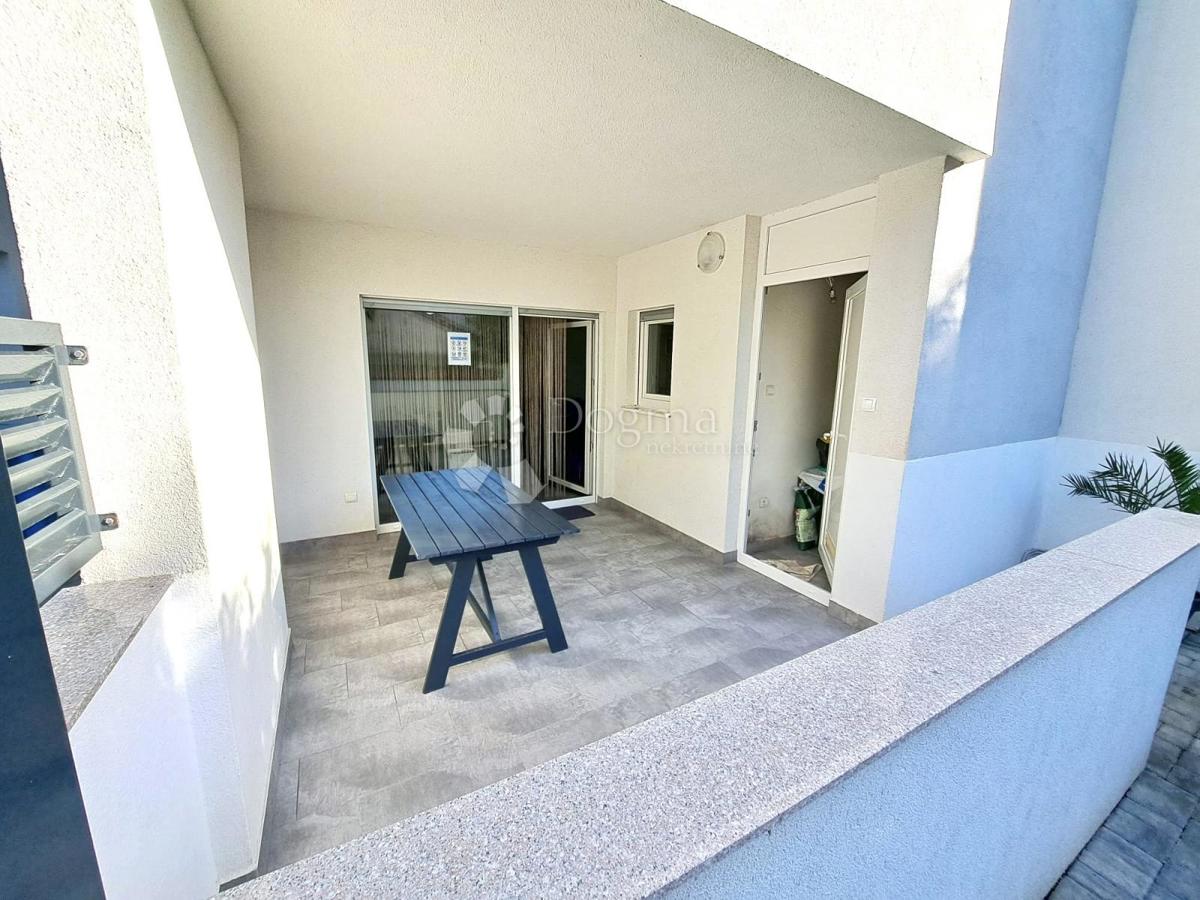 Stanovanje Novalja, 70m2