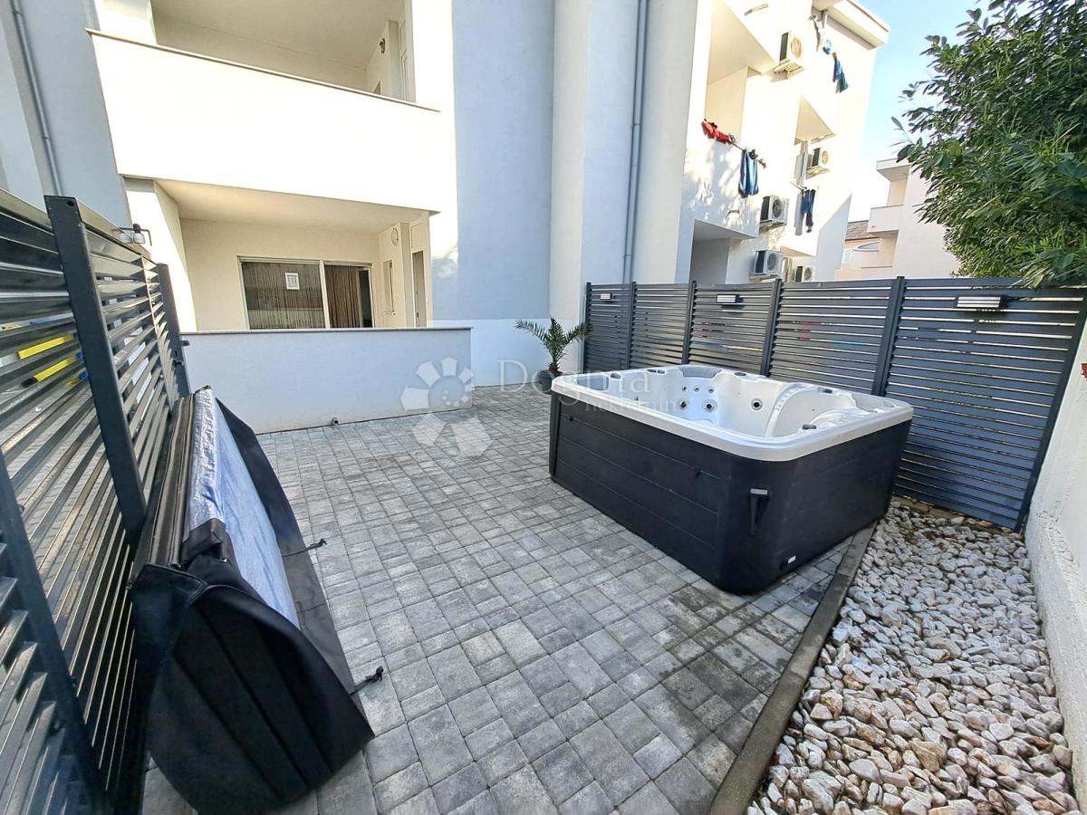 Stanovanje Novalja, 70m2