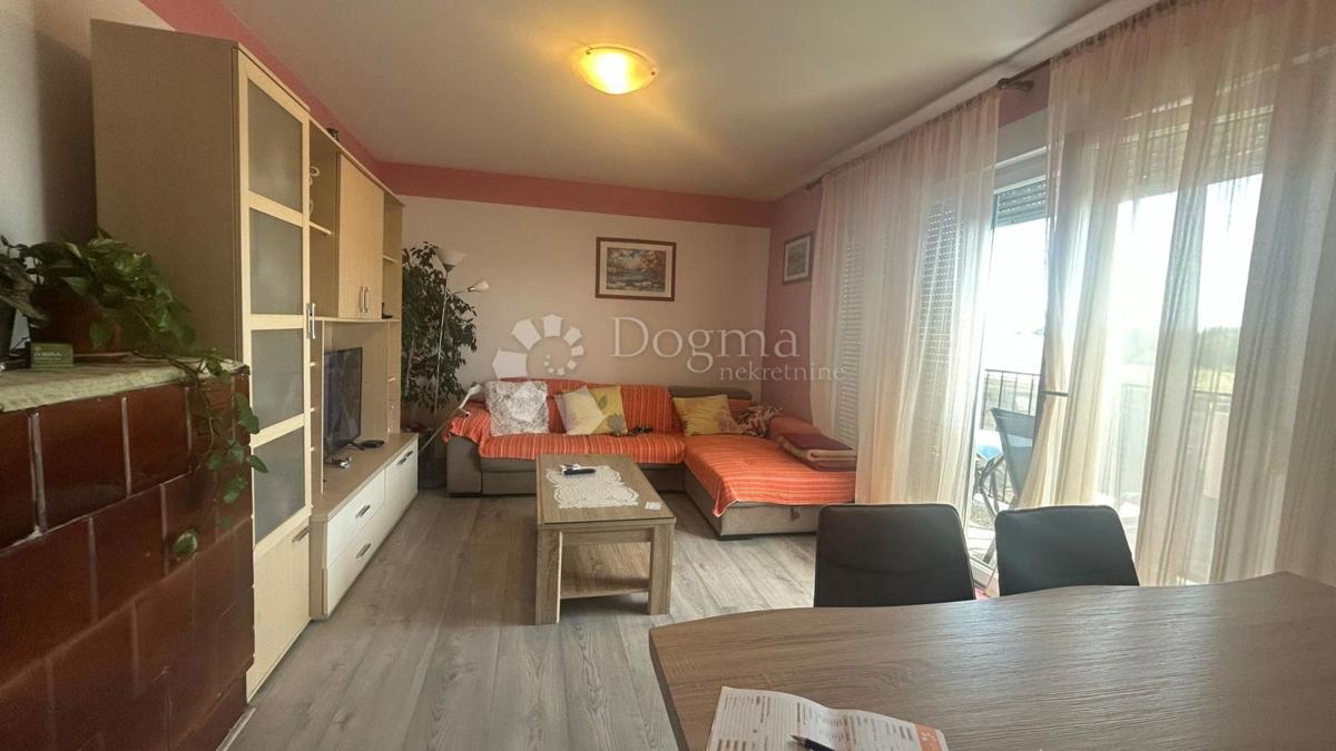 Dvosobno stanovanje na odlični lokaciji v Pulju - le 100 metrov od centra mesta