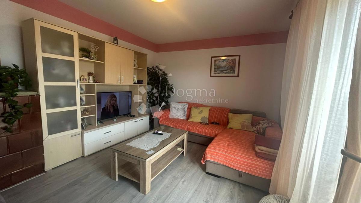 Dvosobno stanovanje na odlični lokaciji v Pulju - le 100 metrov od centra mesta