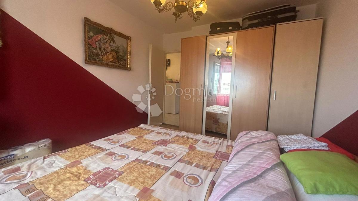 Dvosobno stanovanje na odlični lokaciji v Pulju - le 100 metrov od centra mesta