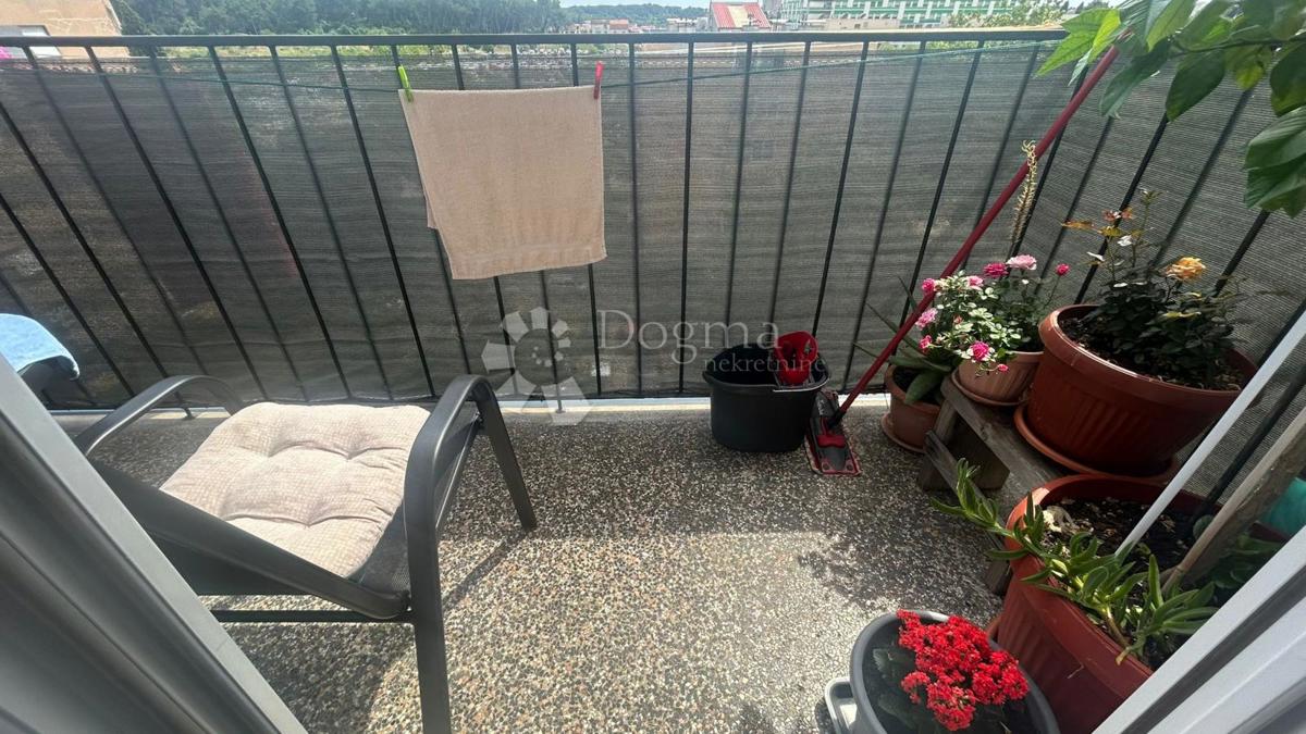Dvosobno stanovanje na odlični lokaciji v Pulju - le 100 metrov od centra mesta