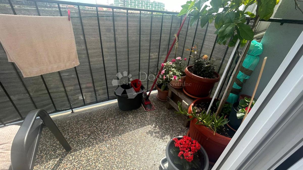 Dvosobno stanovanje na odlični lokaciji v Pulju - le 100 metrov od centra mesta