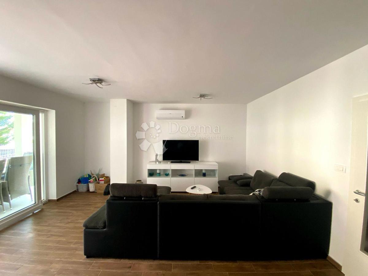 Apartma Mirca, Supetar, 68m2