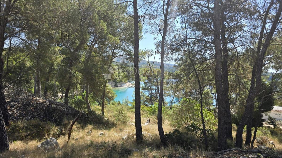 Kmetijsko zemljišče Milna, 790m2