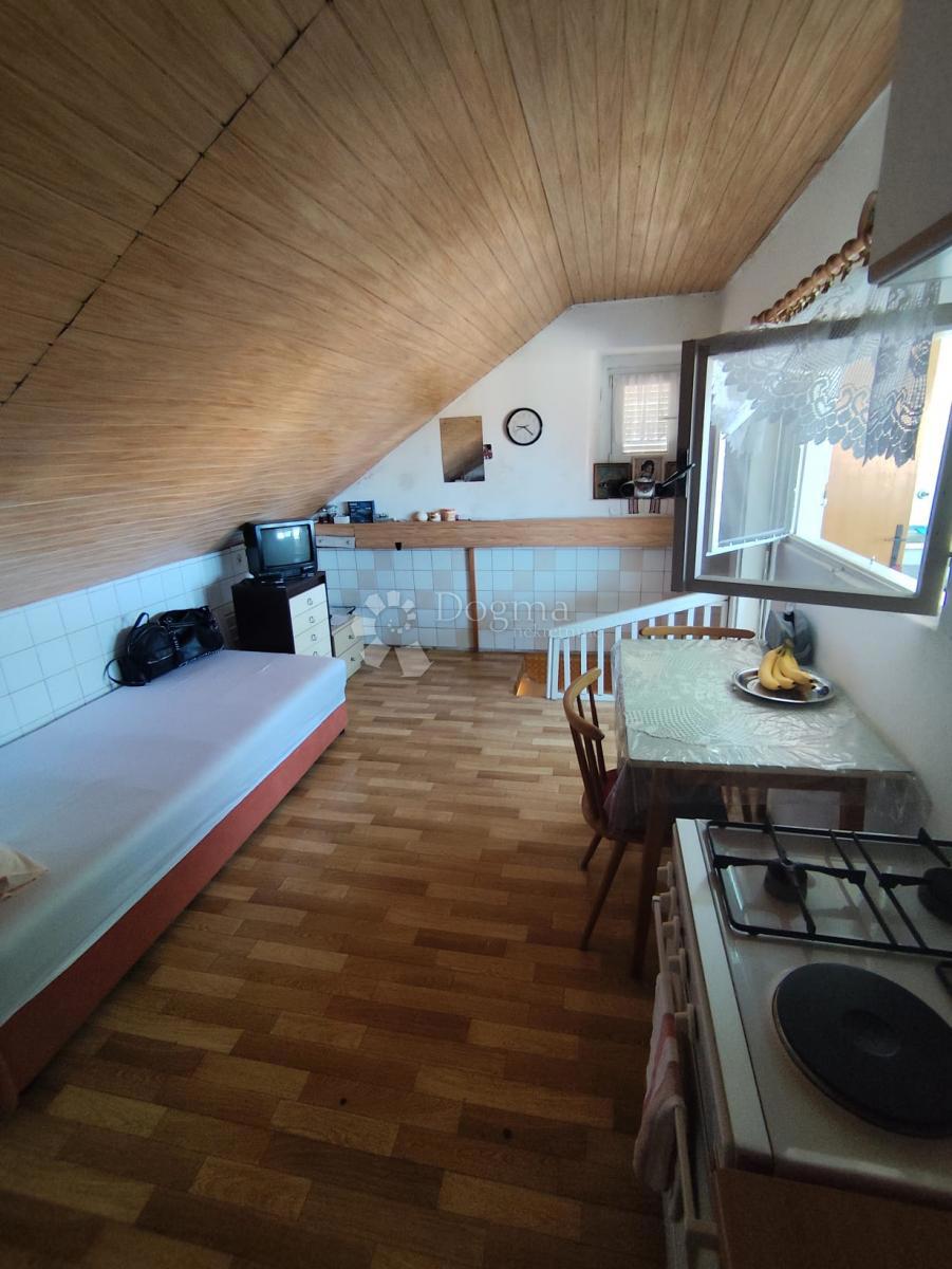 Hiša Pirovac, 117m2