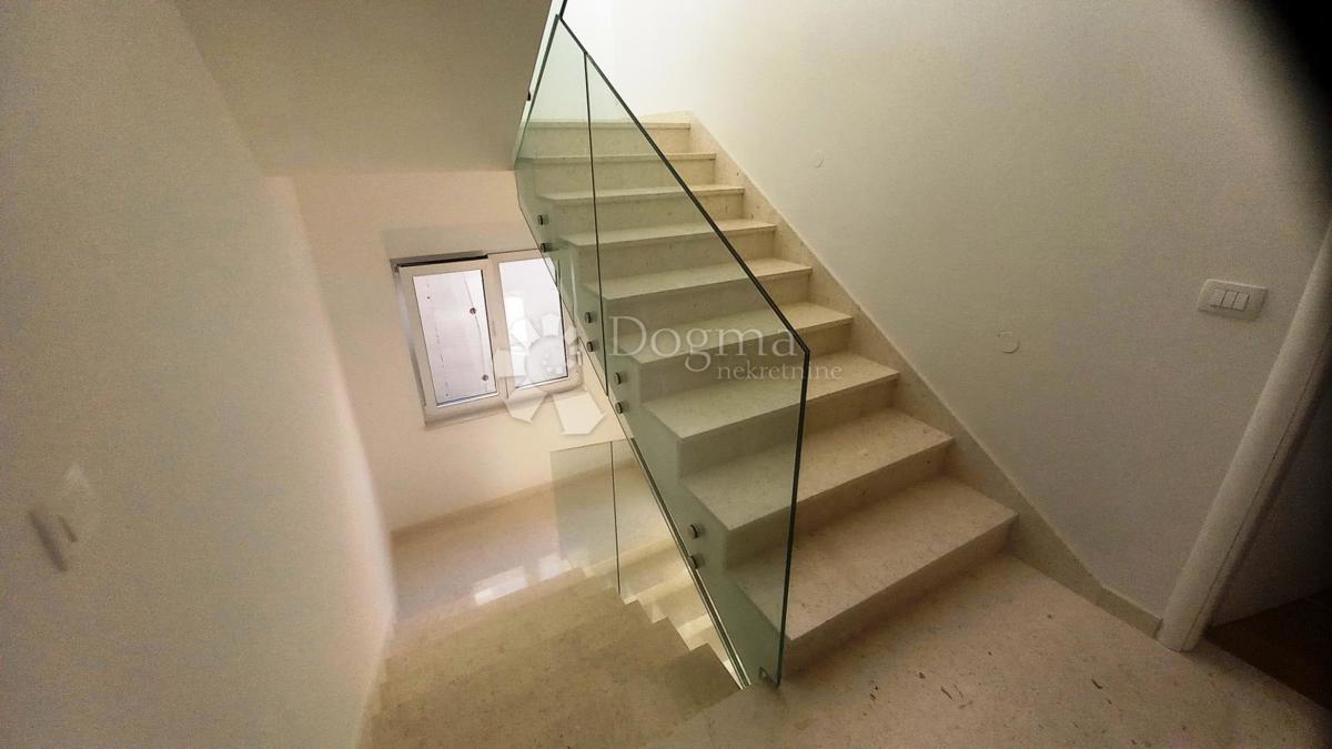 Hiša Veliko Brdo, Makarska, 226,90m2