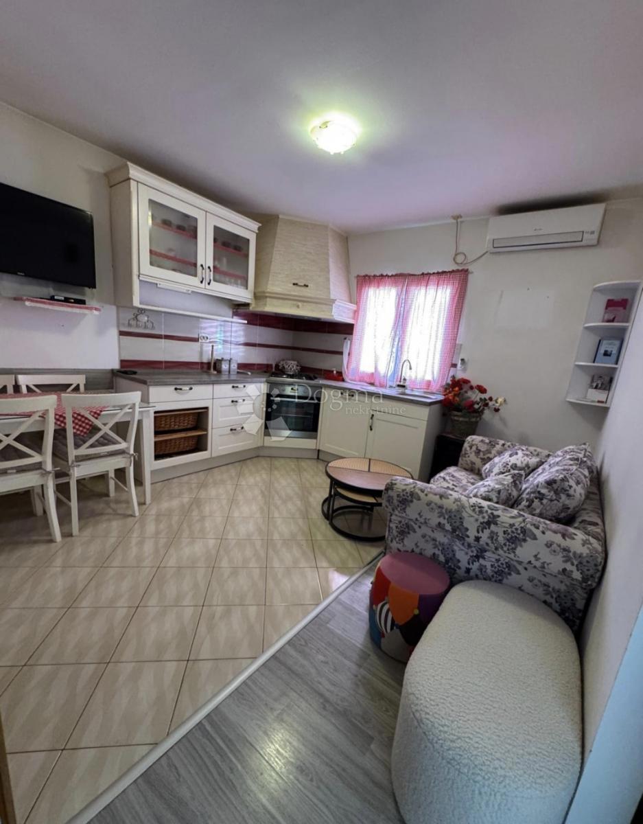 Hiša Kaštel Štafilić, Kaštela, 309,46m2