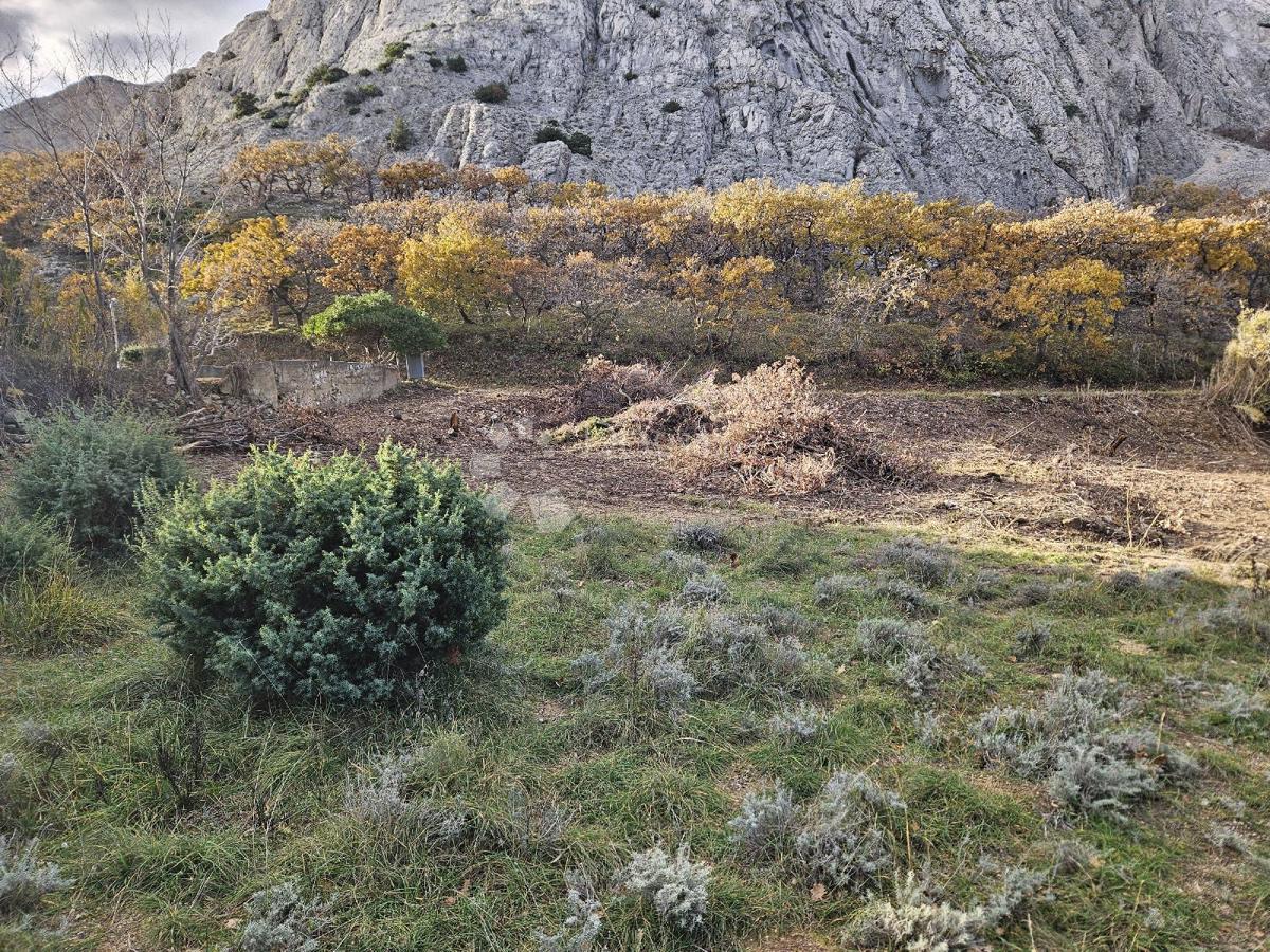 Gradbeno zemljišče Pag - pogled na morje, 250 m do plaže